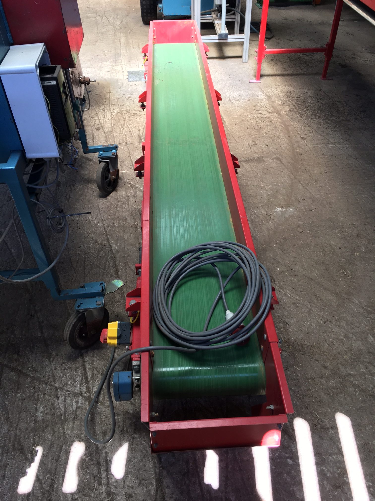 Powered Conveyor Belts with sides - Image 4