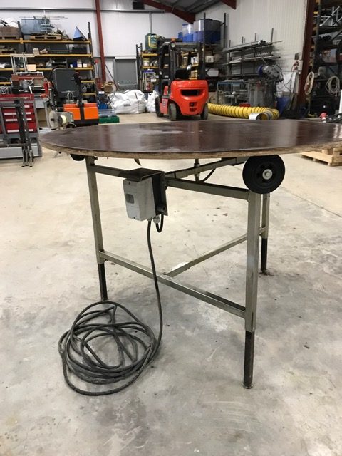 Willburg Collecting Table - Image 3
